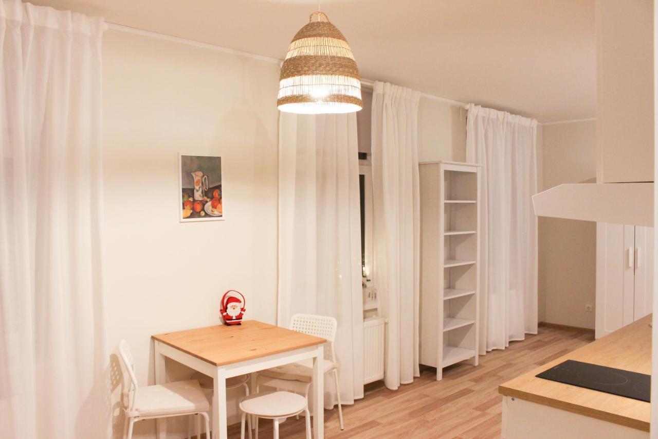 Bright Spacious Apartment In Riga With Free Parking 외부 사진