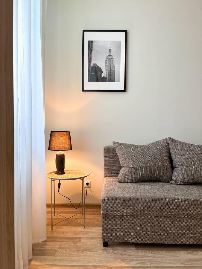 Bright Spacious Apartment In Riga With Free Parking 외부 사진